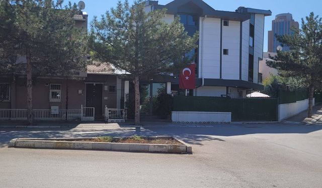 Kılıçdaroğlu'nun Ofisi Kapı Duvar!