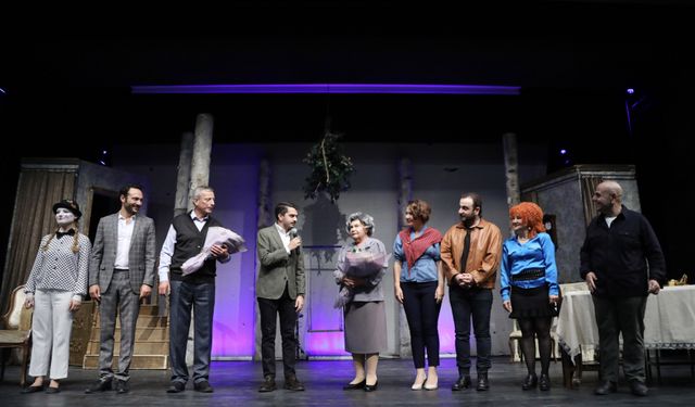 Çankaya’da “Ağaçlar Ayakta Ölür” Oyunu Sanatseverlerle Buluştu