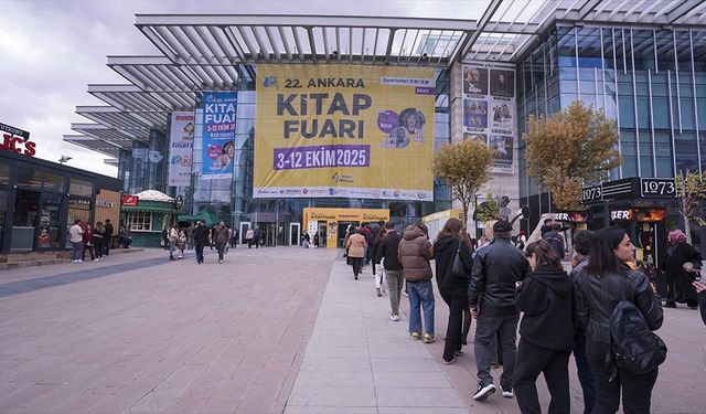 22. Ankara Kitap Fuarı'nda ziyaretçi yoğunluğu!