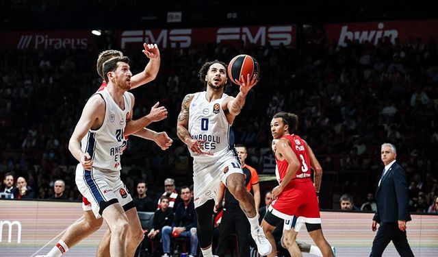 Anadolu Efes’ten Yunanistan’da  galibiyet