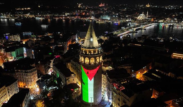 Filistin bayrağı Galata Kulesi'ne  yansıtıldı