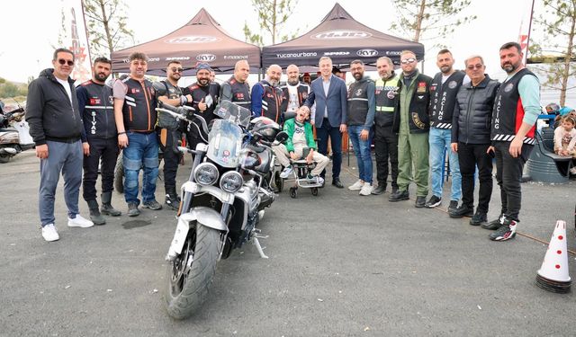 Sivas'ta motosiklet tutkunları bir araya geldi