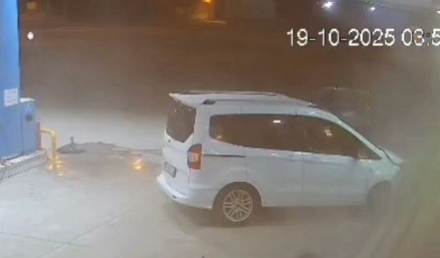 Akaryakıt istasyonuna yanlışlıkla daldı