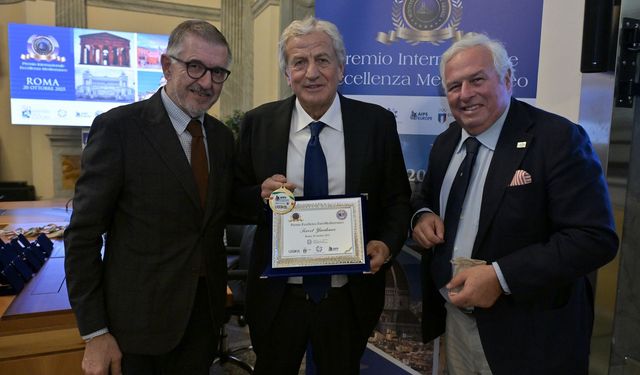 Akdeniz Mükemmeliyet Ödülü Kenan Yıldız'ın oldu