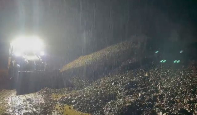 Batman'da yağış sonrası yollar ulaşıma kapandı!