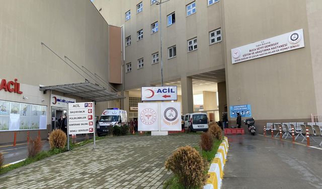 Cami avlusuna terk edildi!