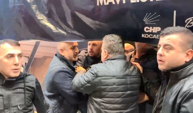 CHP kongresinde partililerle gazeteciler arasında gerginlik çıktı!