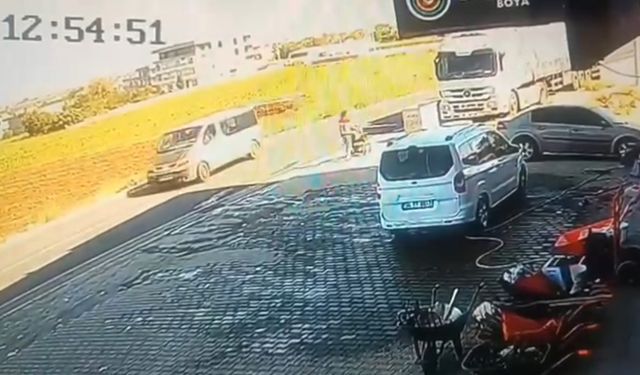 Diyarbakır'da otomobille minibüs çarpıştı