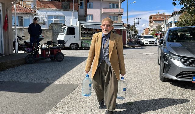 Edirne'de su kesintileri nedeniyle çeşme önleri doldu taştı!