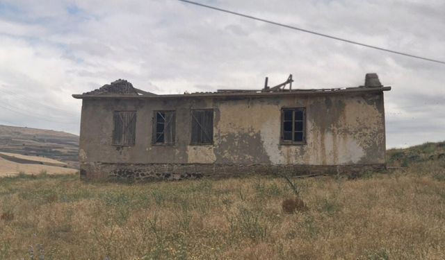 Eski okul binasını restore ettiler!