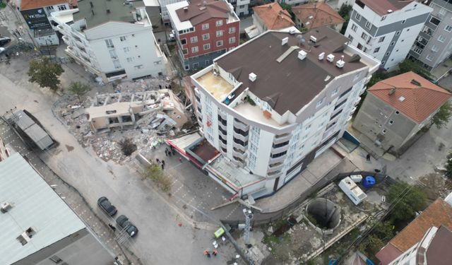 Gebze'de yıkılan binanın yakınındaki 12 bina mühürlendi!