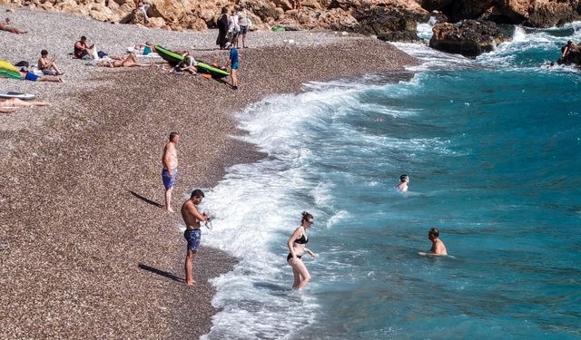 Konyaaltı Sahili yazı yaşıyor!