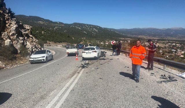 Muğla Seydikemer’de otomobil ile motosiklet çarpıştı: 1 ölü, 1 yaralı