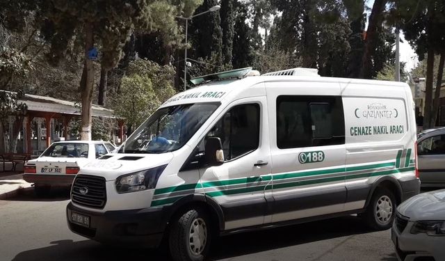 Parkta uyardığı kişi tarafından dövüldü!