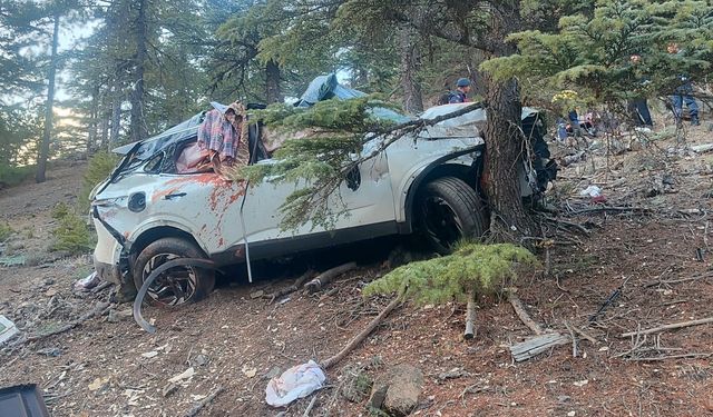 Pozantı’da Cip Uçuruma Yuvarlandı: 2 Ölü