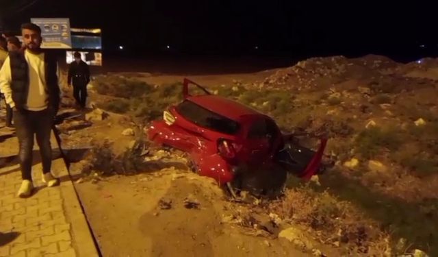 Reyhanlı'da iki otomobil çarpıştı: 3 yaralı