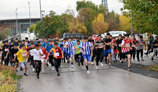 Altındağlı Öğrenciler Cumhuriyet İçin Koştu