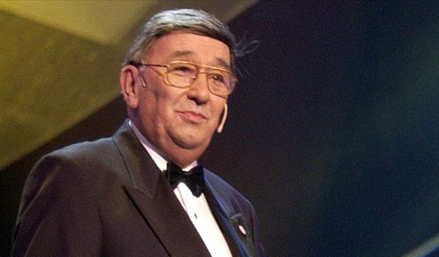 Bülend Özveren Vefatının Üçüncü Yıldönümünde Anılıyor