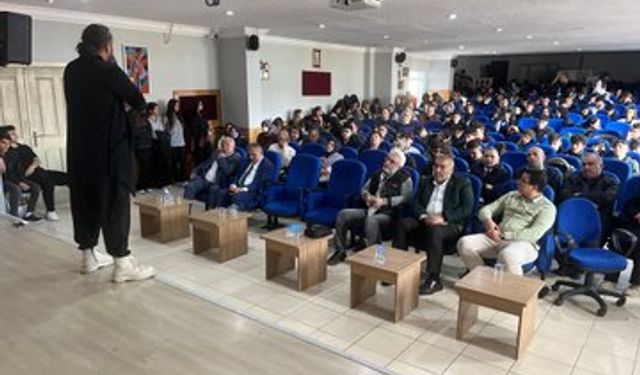 “Bir Avuç Toprak” gösterisi Kızılcahamam’da sahnelendi