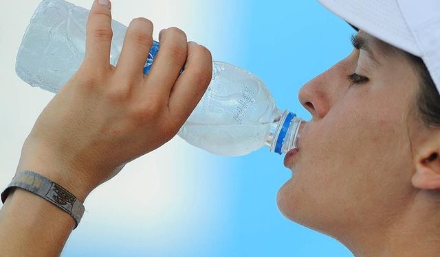 Günlük 2 Litre Su İçmek Gerçekten Gerekli mi? Bilim Ne Diyor?