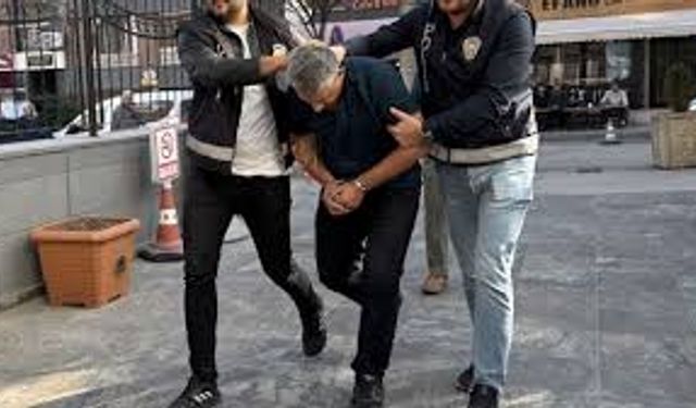 Öz çocuğunu dövdü!