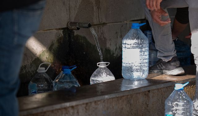 Mamak'ta Vatandaşlar Kaynak Suyu Çeşmelerine Akın Etti!