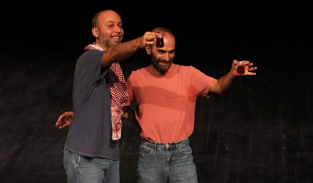 “Kaçak Çay Saati” Etimesgut’ta Seyirciyle Buluştu