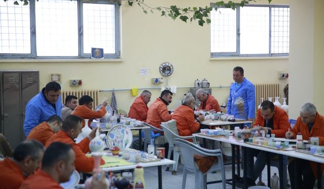 Adalet Bakanlığı: Cezaevlerinde Fabrika Gibi Üretim Devam Ediyor