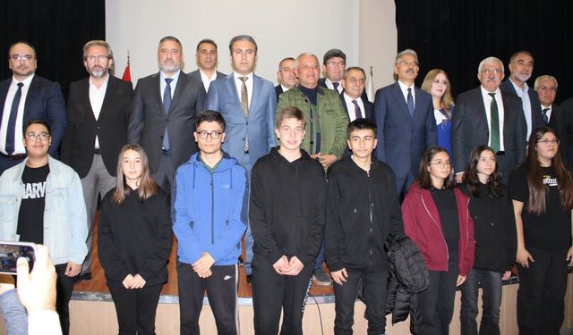 LGS’de ilk 10’a giren öğrenciler Mamak'ta bisikletle ödüllendirildi