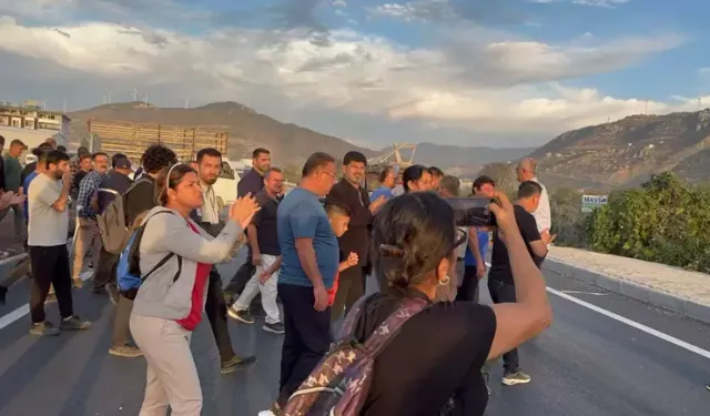 Hatay Samandağ’da Kazalara Karşı Yol Kapatma Eylemi