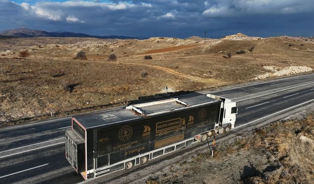 Gezen Sinema Tırı Sivas’ta Miniklerle Buluştu