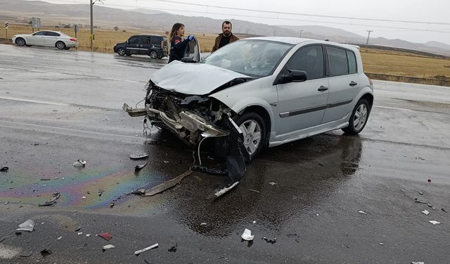 Şarkışla’da Feci Kaza: 1 Ölü, 5 Yaralı