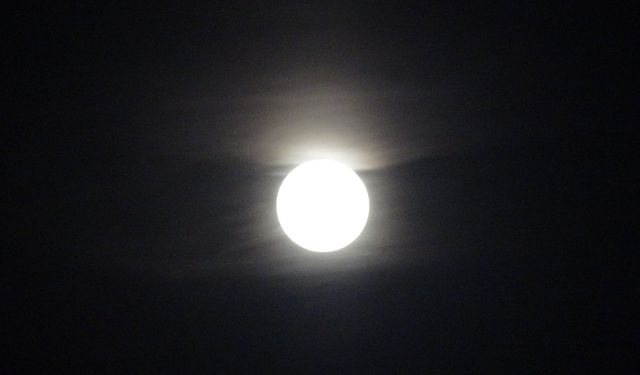 Antalya semalarında 'Kunduz Süper Dolunayı' görüntülendi!