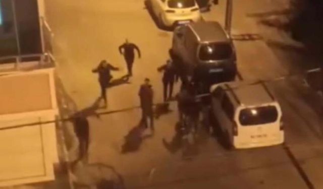 Arnavutköy'de mahallede taşlı sopalı kavga