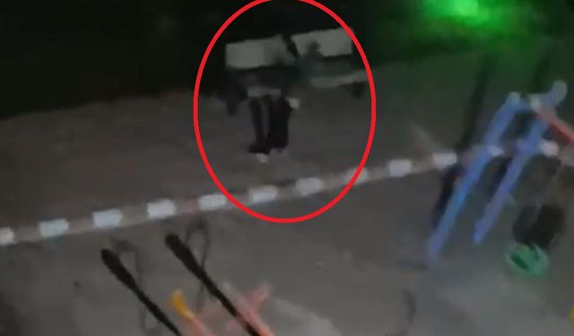 “Boşanmamı O Sağladı” Diyerek Siteyi Pompalıyla Bastı!