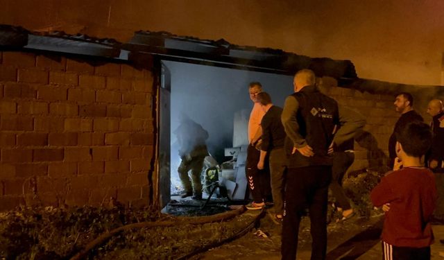 Bursa'da depoda yangın çıktı