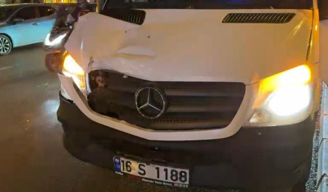 Bursa’da Servis Minibüsü Kadına Çarptı