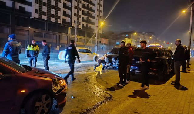Bursa’da Zincirleme Trafik Kazası: 2 Yaralı