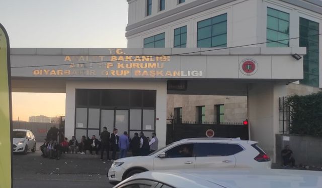 Diyarbakır'da aileler arasında silahlı kavga