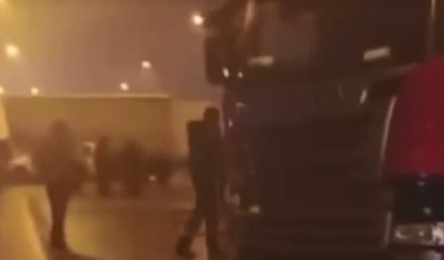 Gaziantep'te 12 araç zincirleme kazaya karıştı