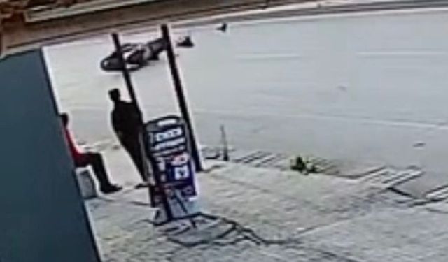 Köpeğe çarpmamak için motosikleti devirerek yaralandı