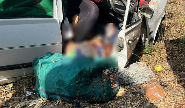 Manisa'da yol kenarına savrulan otomobilin sürücüsü ve eşi öldü