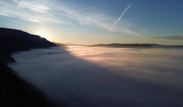 Menteşe’de Sisli Sabah Büyüledi: Doğayla İç İçe Görüntüler Dronla Kaydedildi