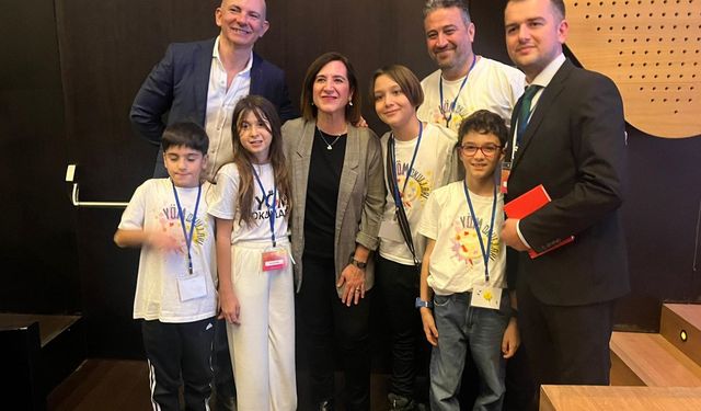 Öğrenciler evine ödülle döndü!