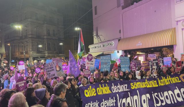 Taksim’de Kadına Şiddete Karşı Yürüyüş