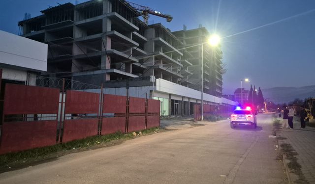 Turgutlu’da Çelik Kalıp İşçinin Üzerine Düştü