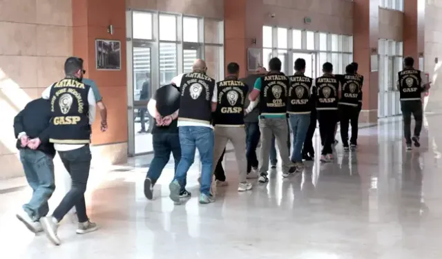 İş yerine patlayıcı madde attı