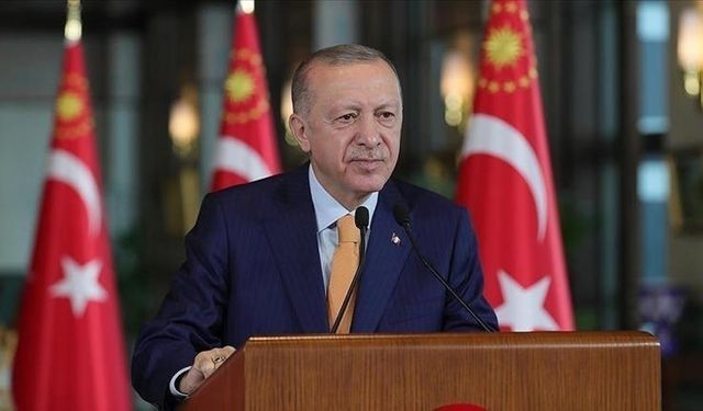 ERDOĞAN, DÖNÜŞ UÇAĞINDA NELER KONUŞTU ?