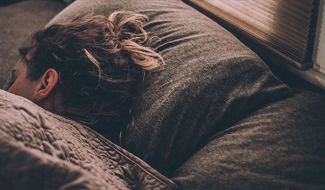 Kış Gelince Neden Herkes Daha Çok Uykulu Hissediyor?