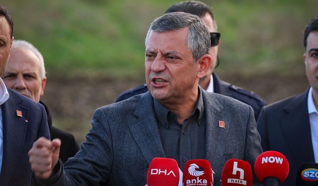 Özgür Özel Silivri Cezaevi önünde konuştu!